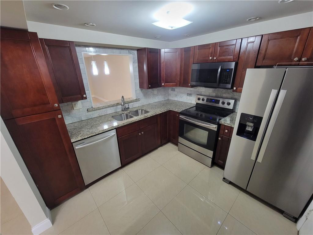 404 Nw 68th Avenue - Photo 0