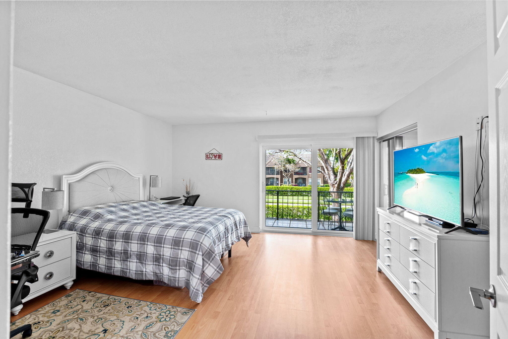 9050 Nw 28th Street - Photo 14