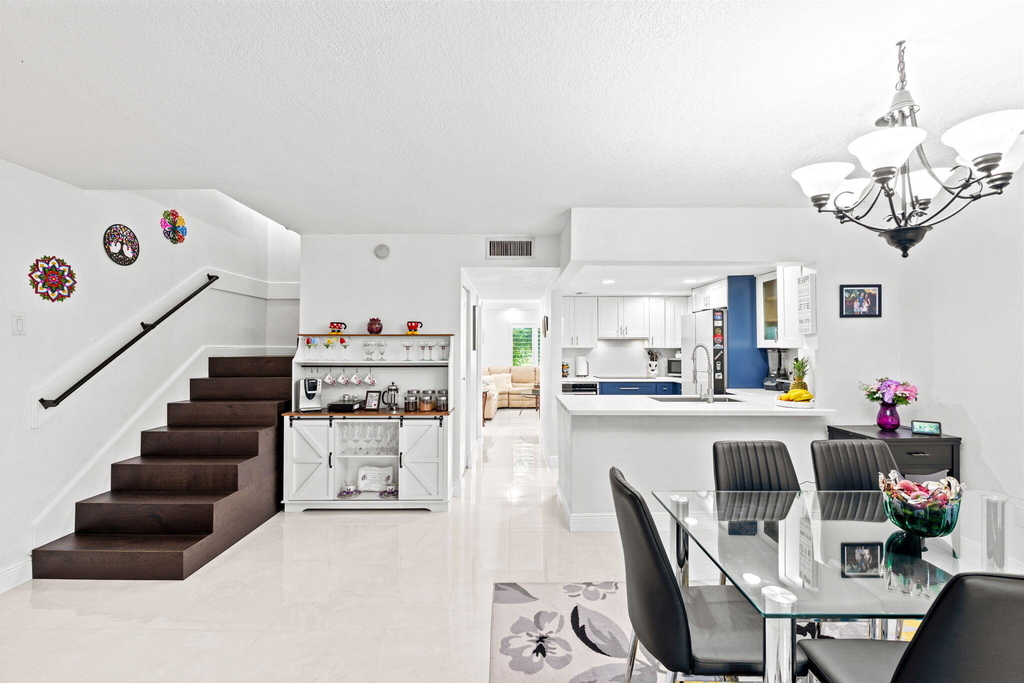 9050 Nw 28th Street - Photo 3