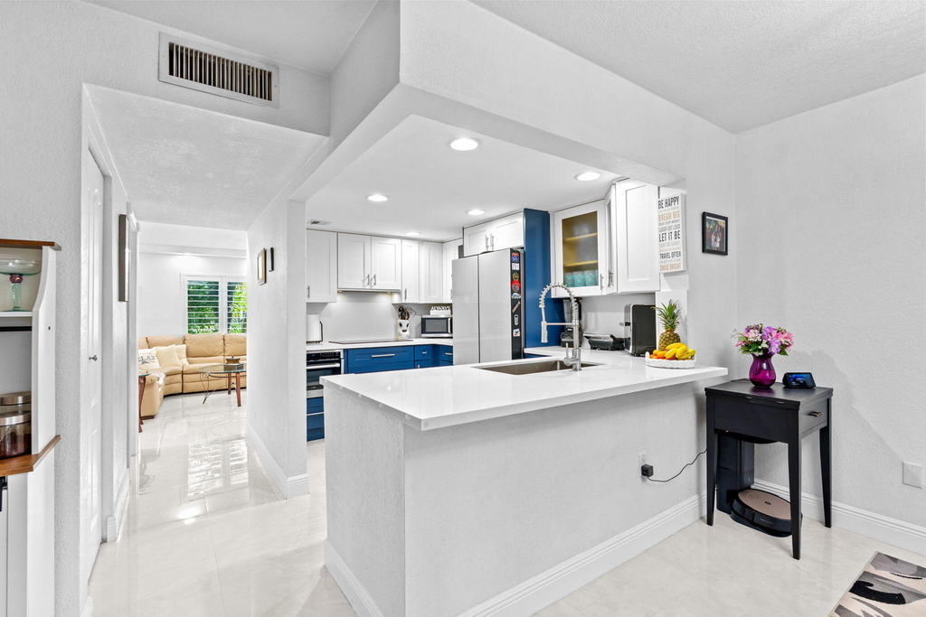 9050 Nw 28th Street - Photo 4