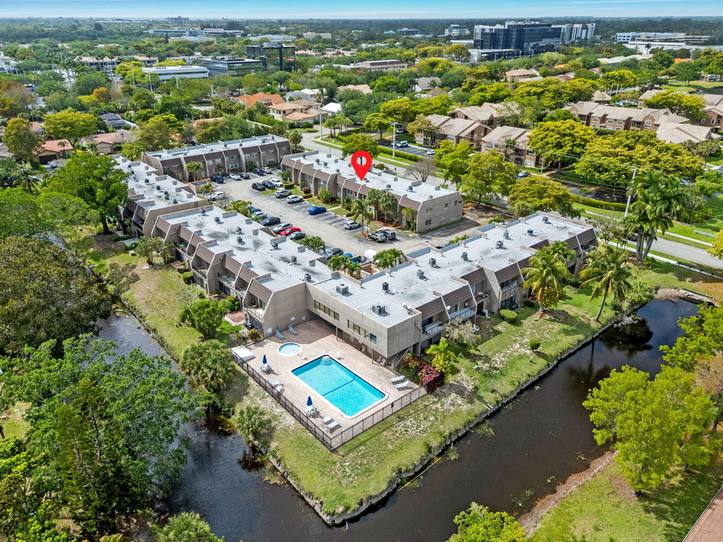 9050 Nw 28th Street - Photo 29