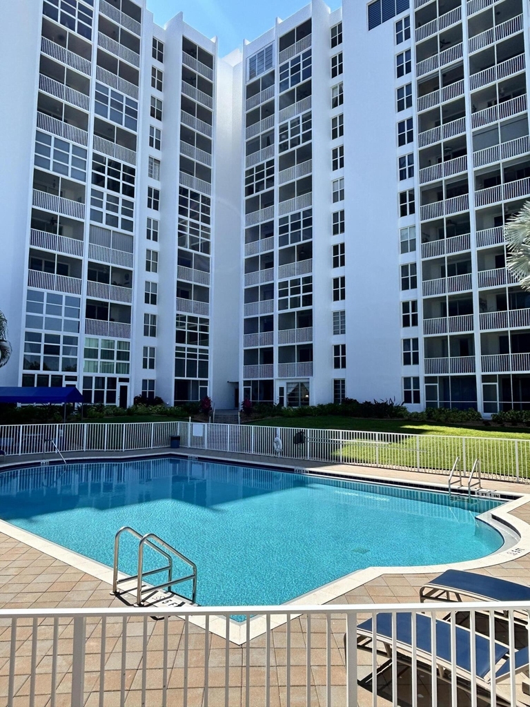 1391 S Ocean Boulevard - Photo 26