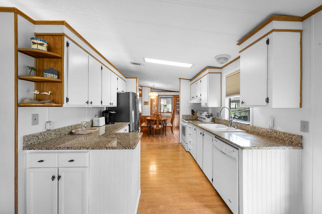 7894 Se Saratoga Drive E - Photo 13
