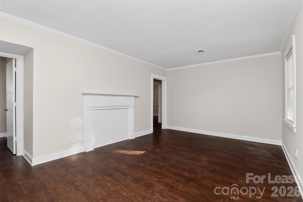 420 Plymouth Avenue - Photo 3