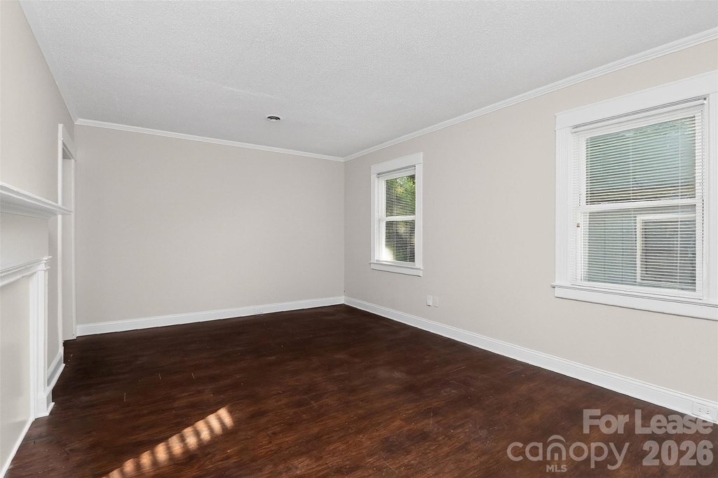 420 Plymouth Avenue - Photo 4