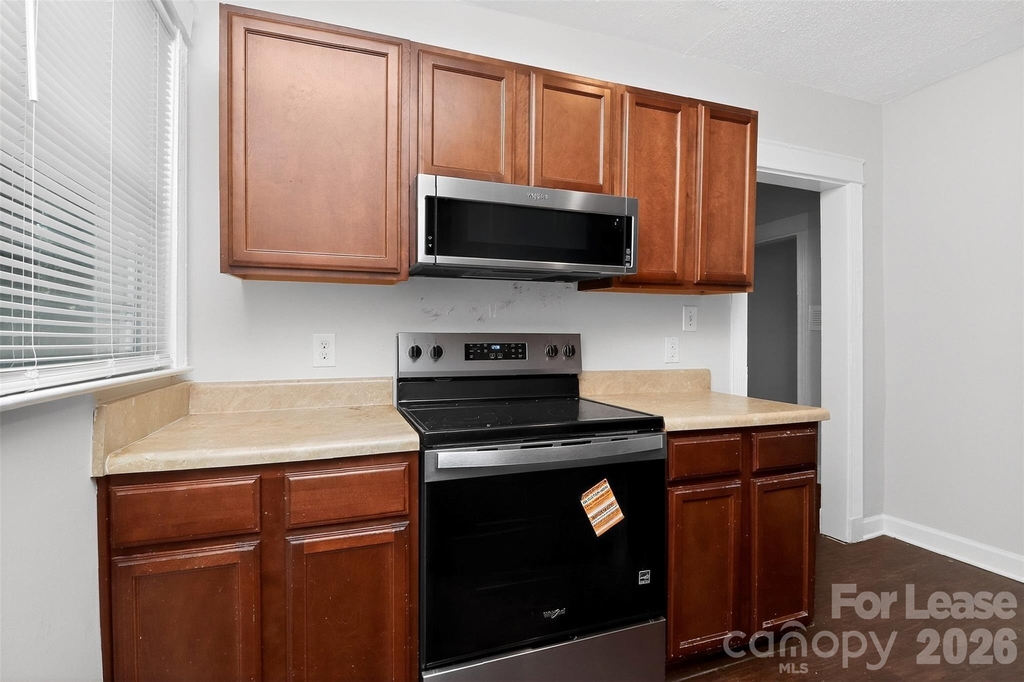 420 Plymouth Avenue - Photo 15