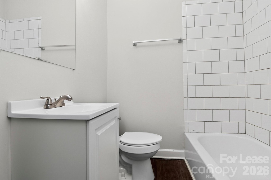 420 Plymouth Avenue - Photo 18