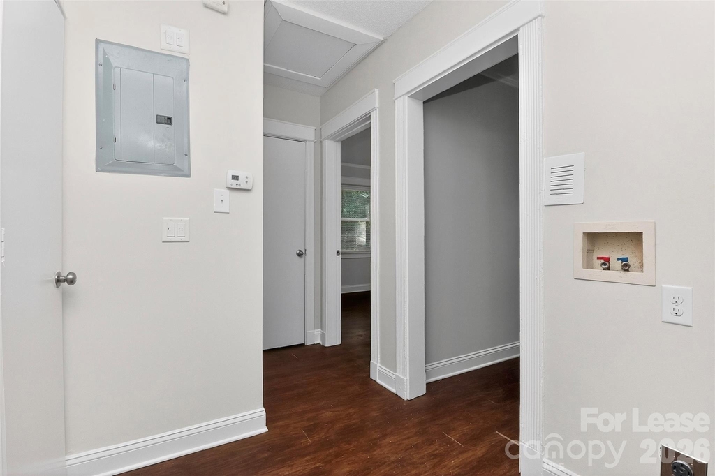 420 Plymouth Avenue - Photo 11
