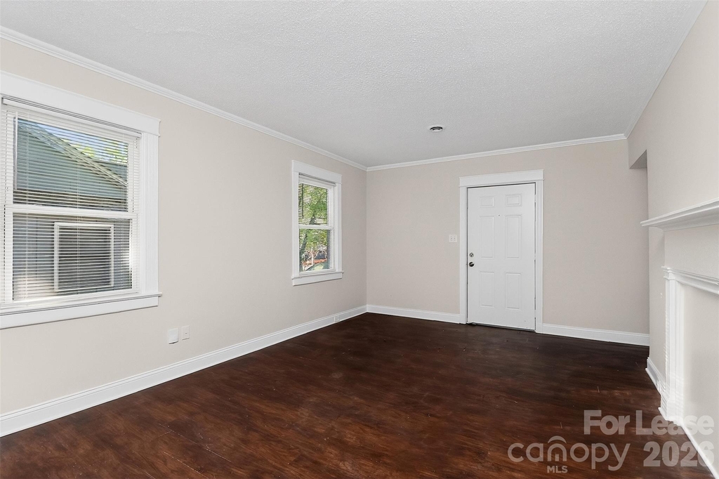 420 Plymouth Avenue - Photo 6