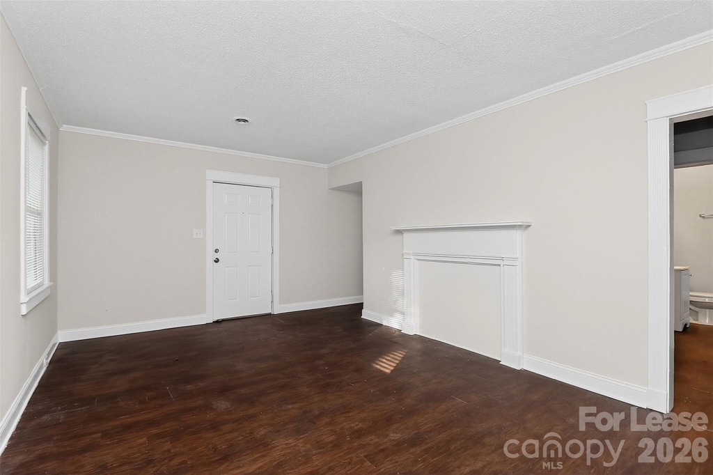 420 Plymouth Avenue - Photo 5