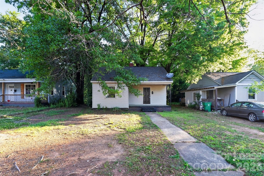 420 Plymouth Avenue - Photo 2