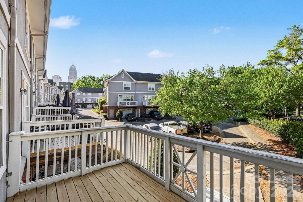 841 W 4th Street - Photo 5