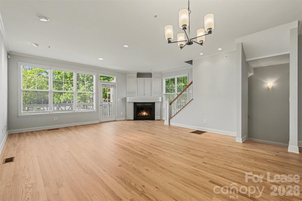 841 W 4th Street - Photo 1