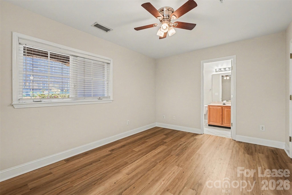 841 W 4th Street - Photo 12