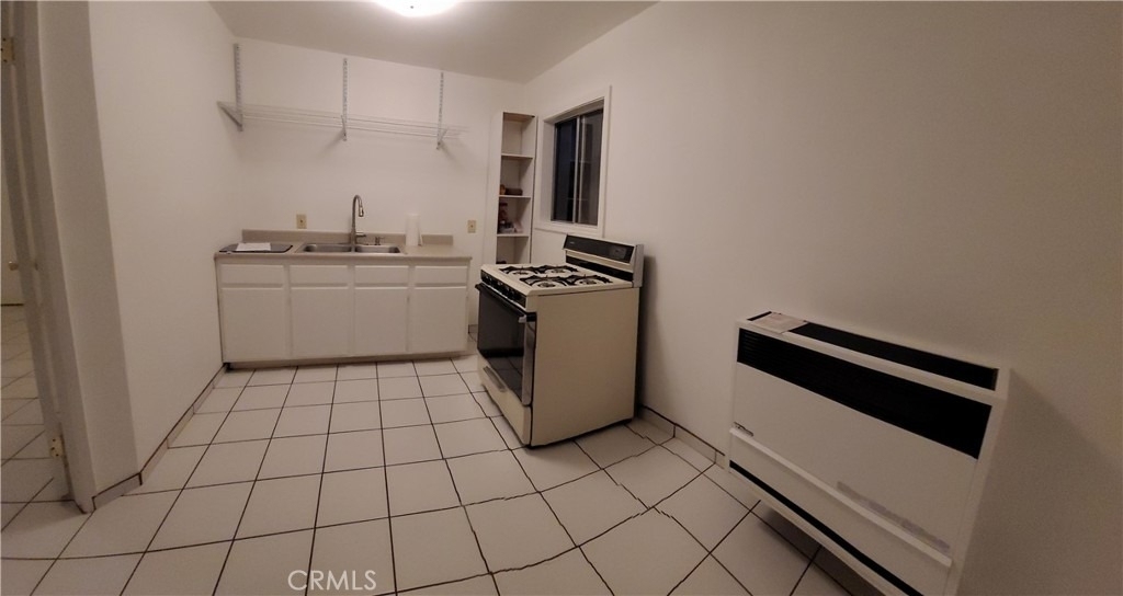 10519 Nopalito Street - Photo 2