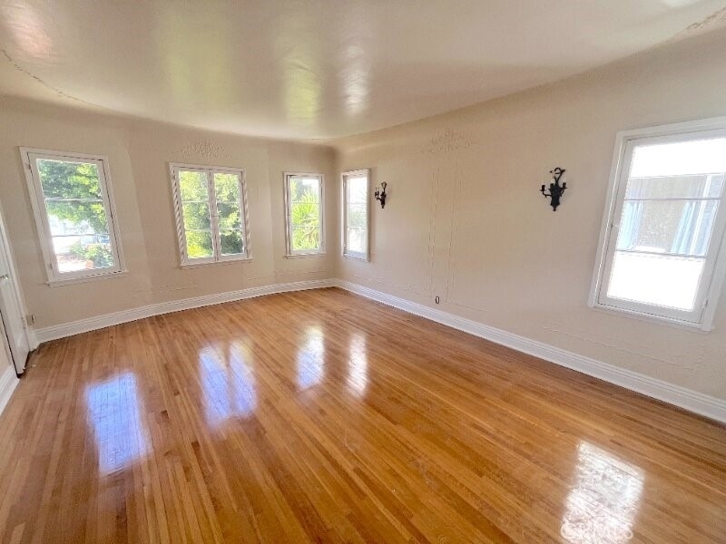223 1/2 S Gale Drive - Photo 23