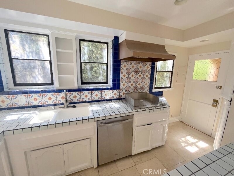 223 1/2 S Gale Drive - Photo 9