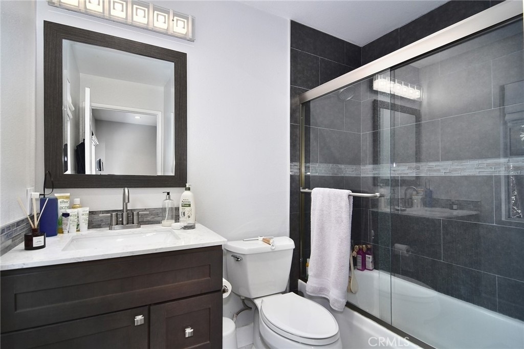 24574 Overland - Photo 16