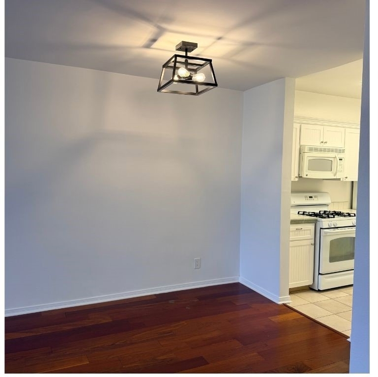 15344 Weddington Street - Photo 8
