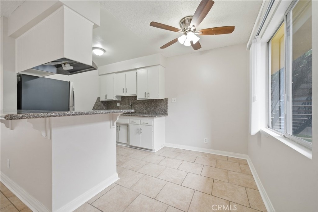 912 Gladys Ave. - Photo 3
