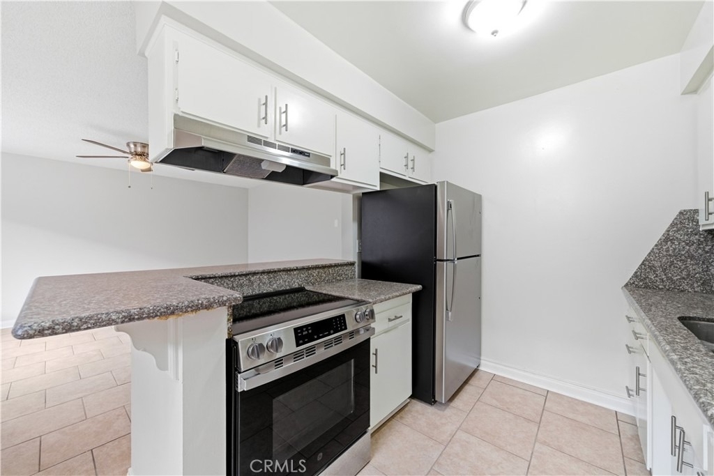 912 Gladys Ave. - Photo 1