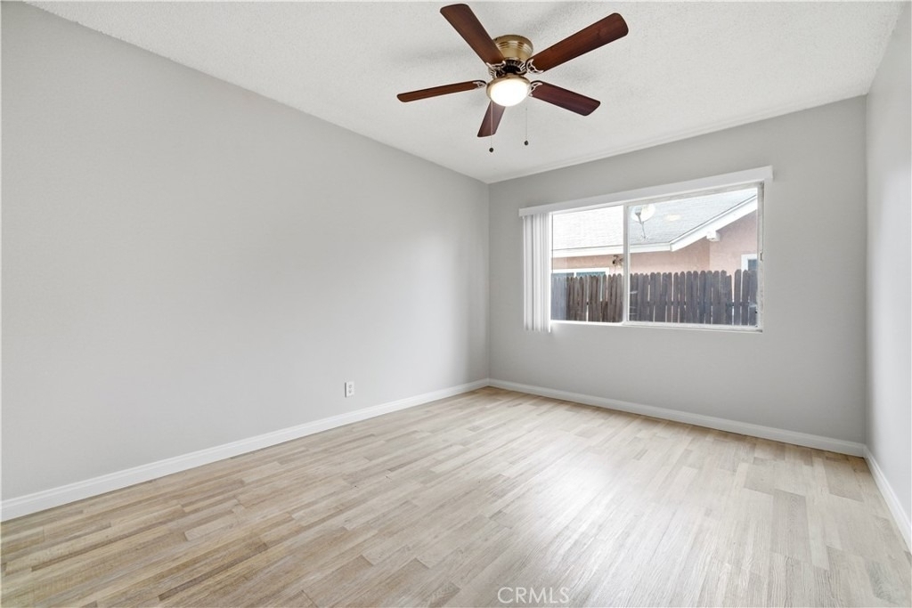 912 Gladys Ave. - Photo 8