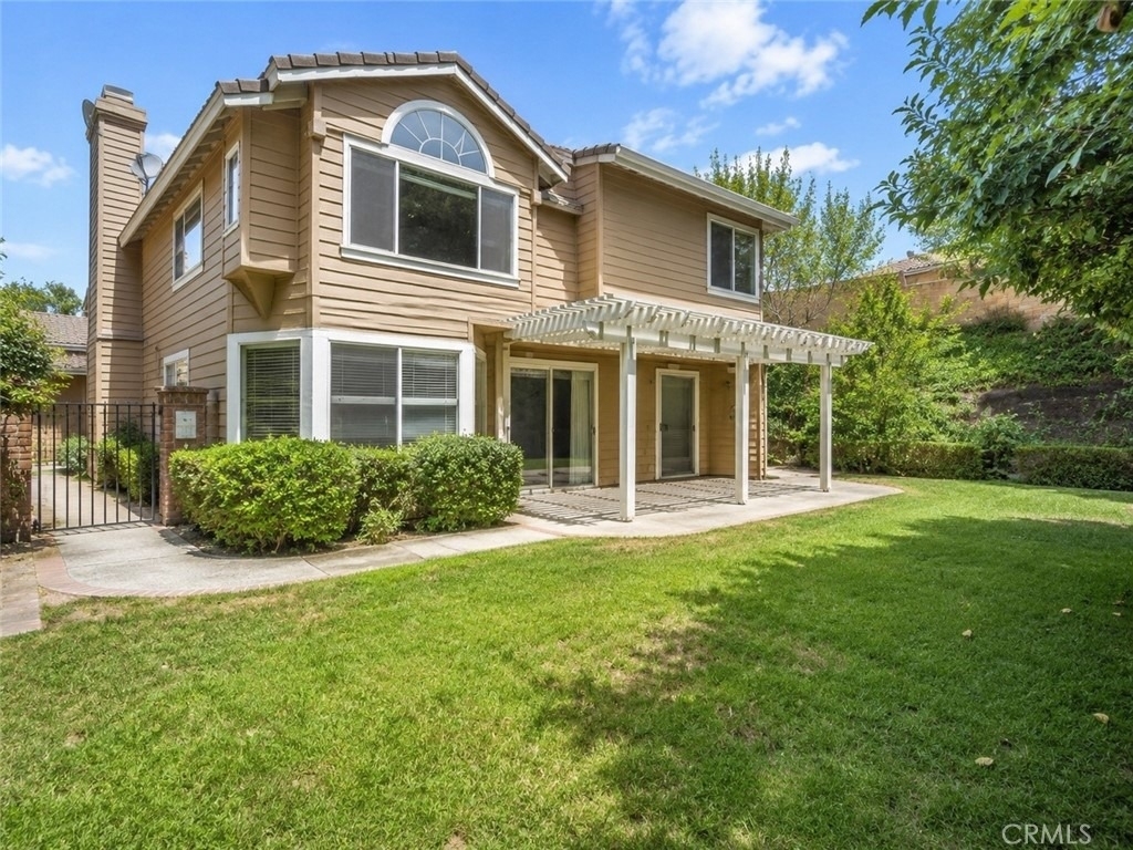 2811 N Roxbury - Photo 1