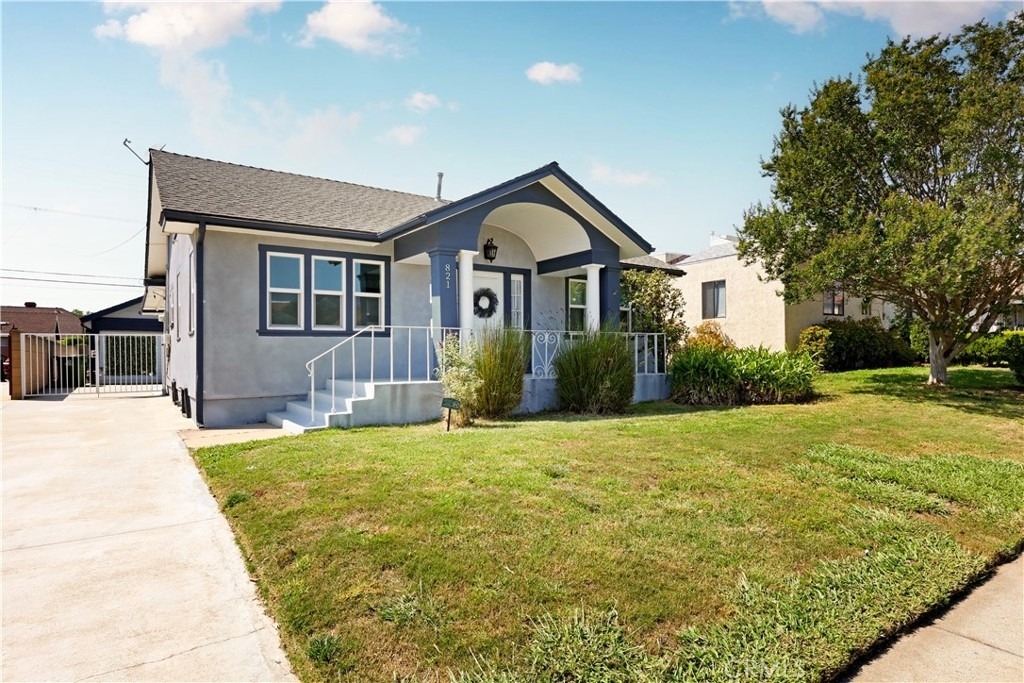 821 N Atlantic - Photo 1