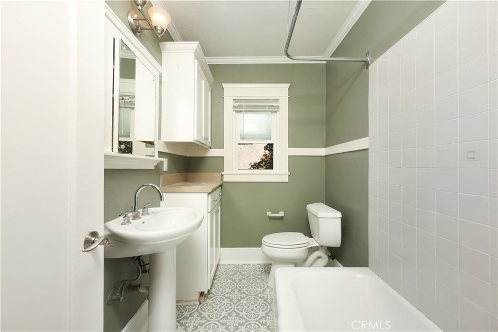821 N Atlantic - Photo 18