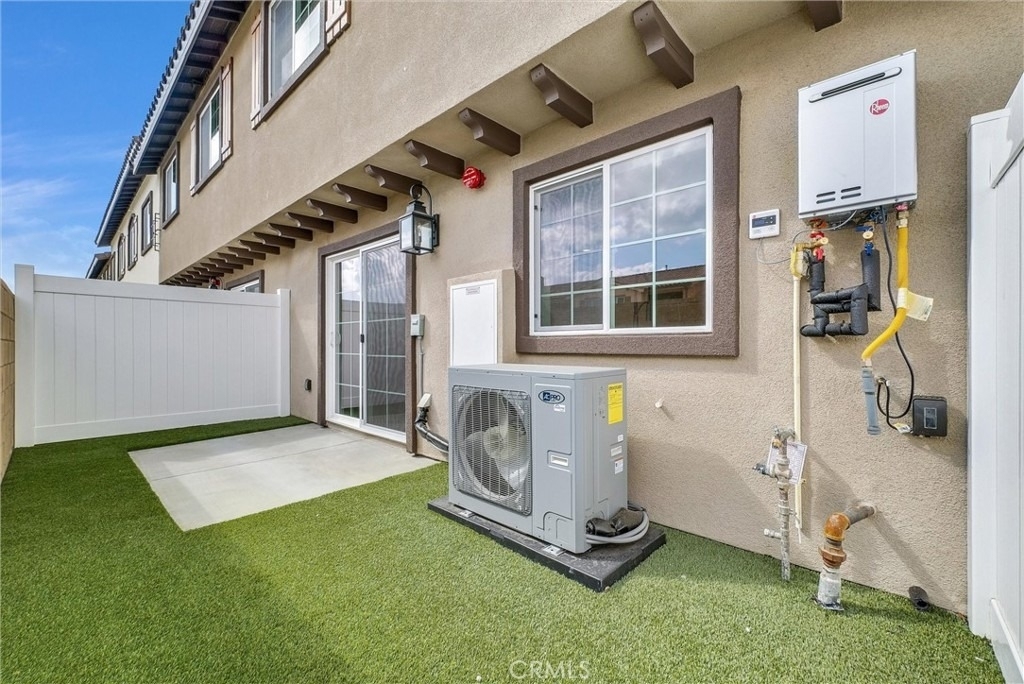 16385 Valencia Avenue - Photo 13