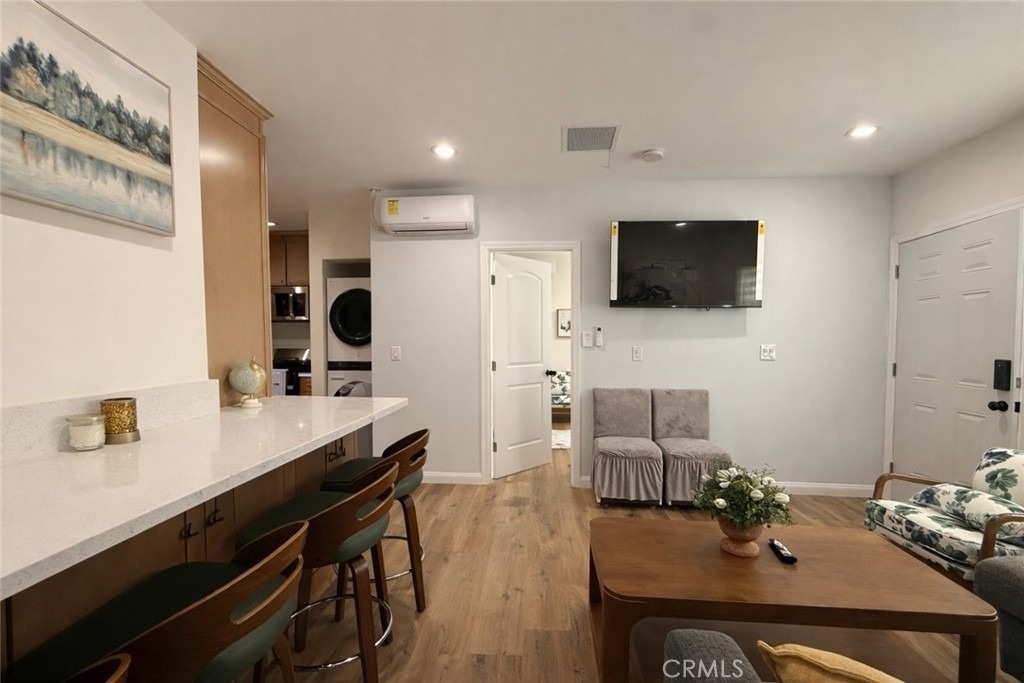 559 E Juanita Avenue - Photo 3