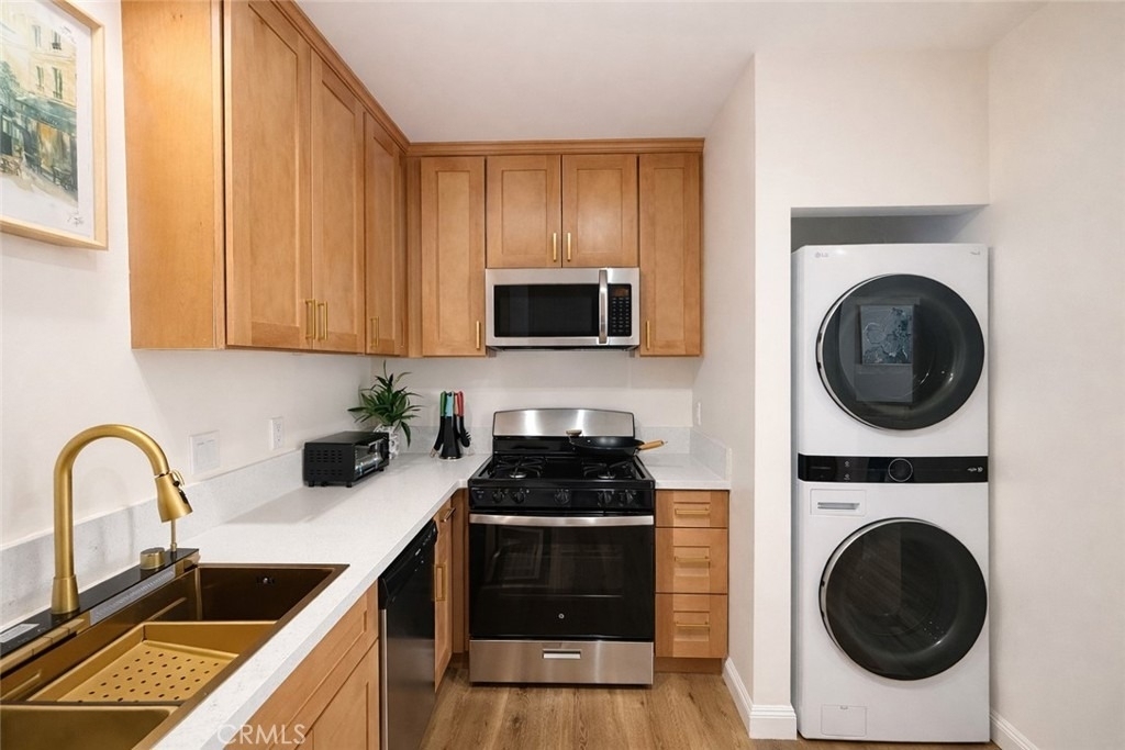 559 E Juanita Avenue - Photo 4