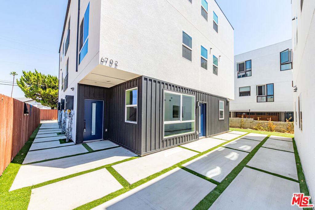 6700 Balboa Boulevard - Photo 28