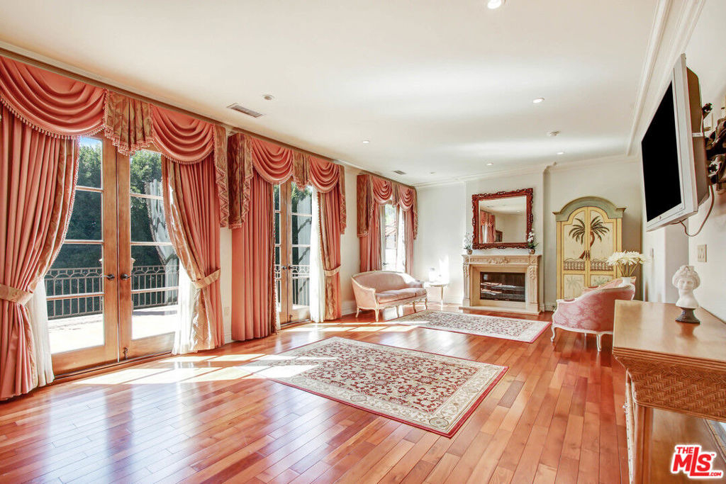 725 N Foothill Road - Photo 24