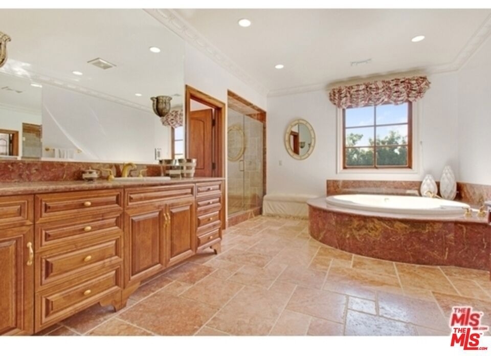 725 N Foothill Road - Photo 26