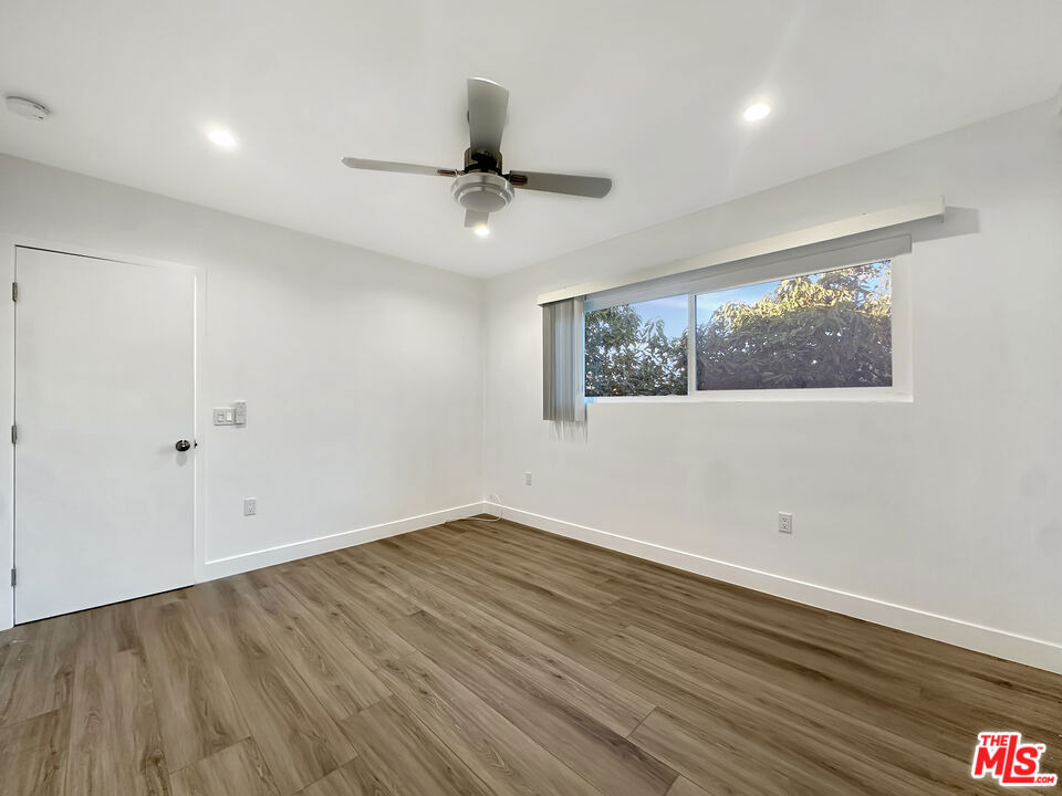 220 E Hyde Park - Photo 7