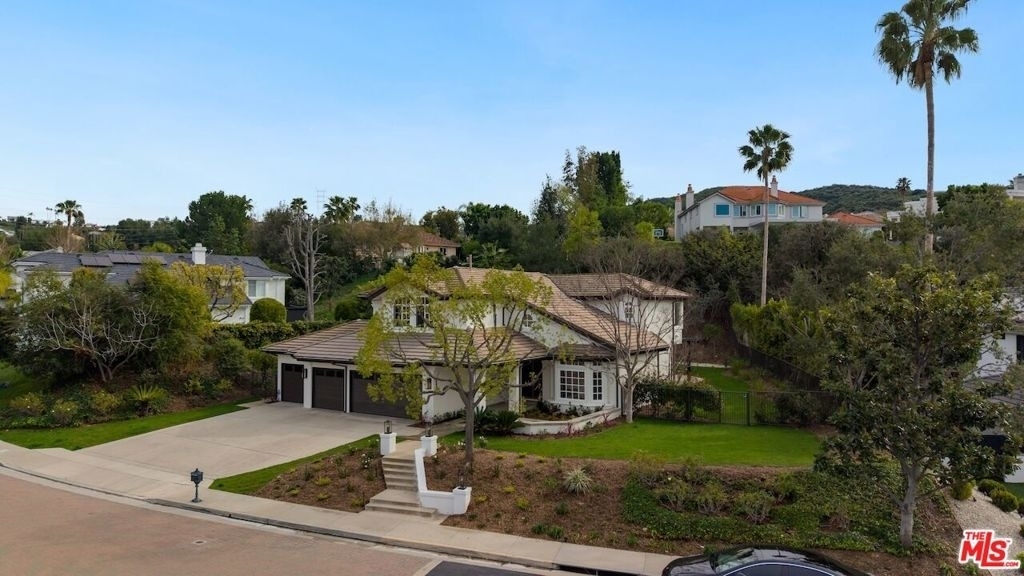 18500 Saint Moritz Drive - Photo 2