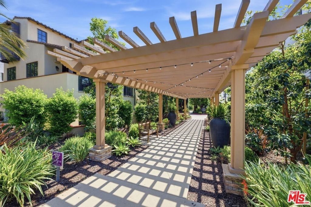 13079 Bluff Creek Drive - Photo 33