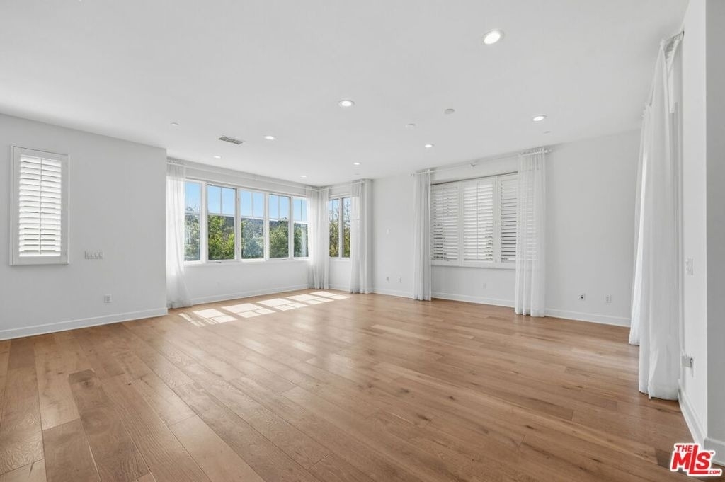 13079 Bluff Creek Drive - Photo 10