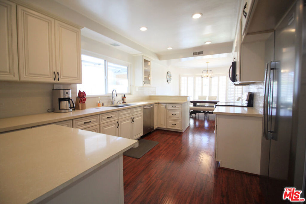 6605 S Sherbourne Drive - Photo 13