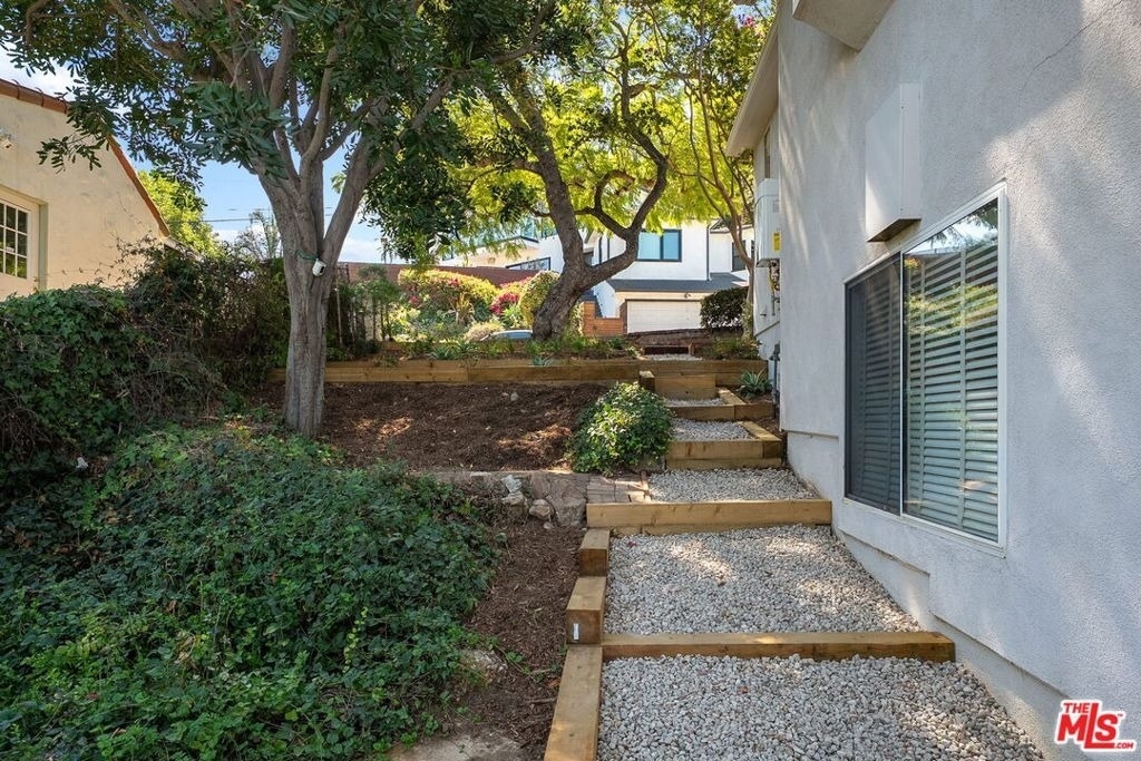 11543 Sunshine Terrace - Photo 25