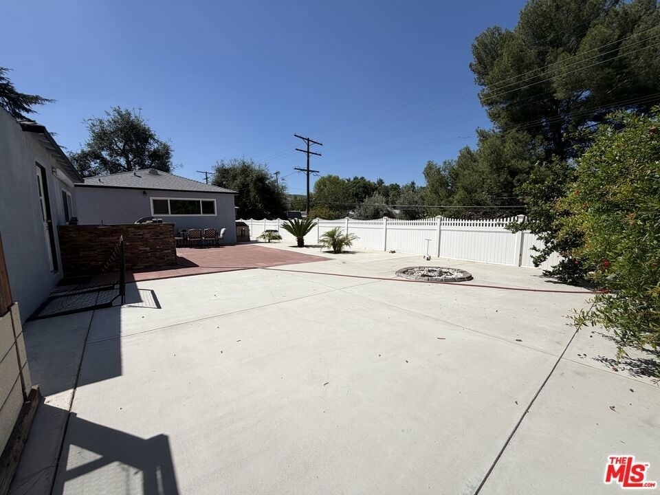 8561 Kyle Street - Photo 35