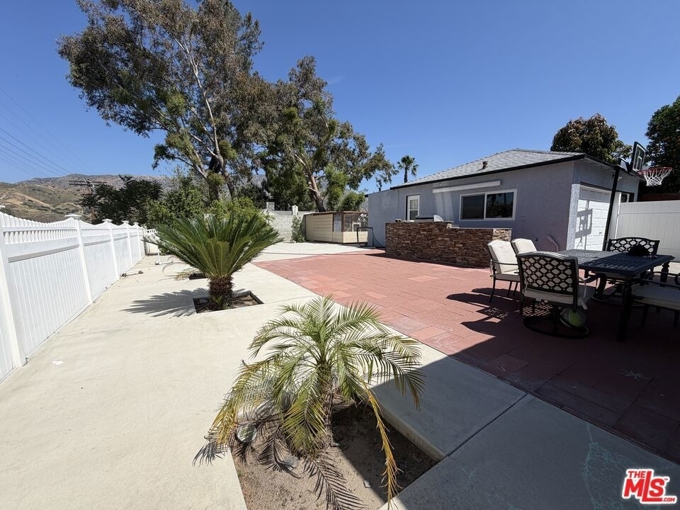 8561 Kyle Street - Photo 32