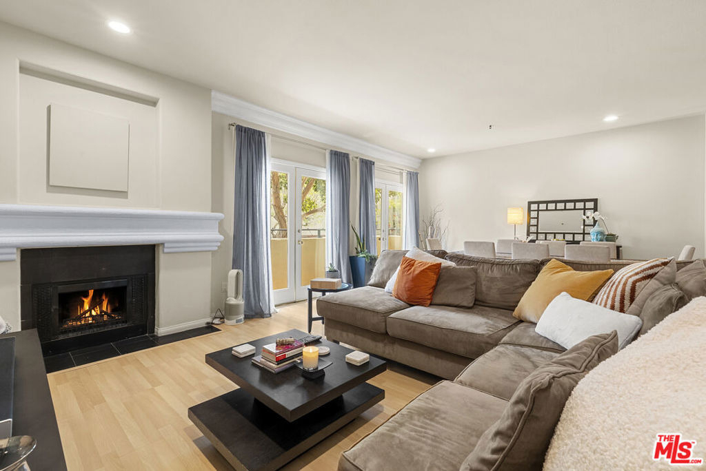 12011 Goshen Avenue - Photo 4