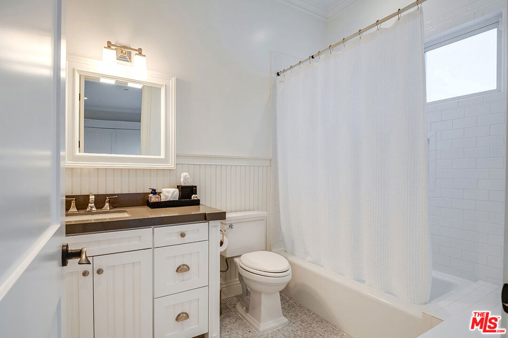10161 Valley Spring Lane - Photo 38