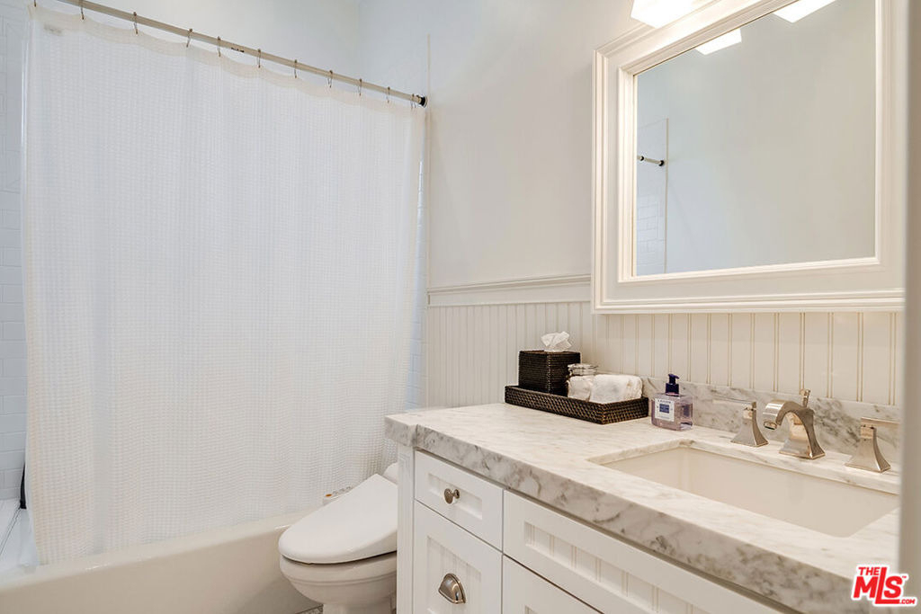 10161 Valley Spring Lane - Photo 36