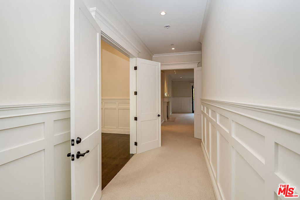 10161 Valley Spring Lane - Photo 25