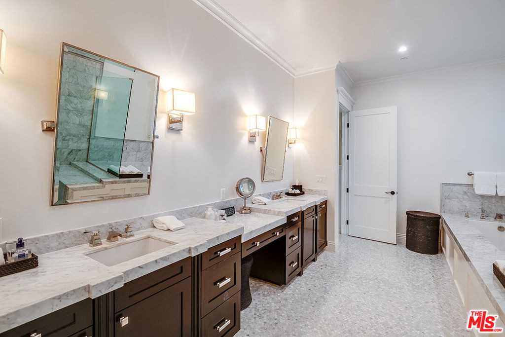 10161 Valley Spring Lane - Photo 31
