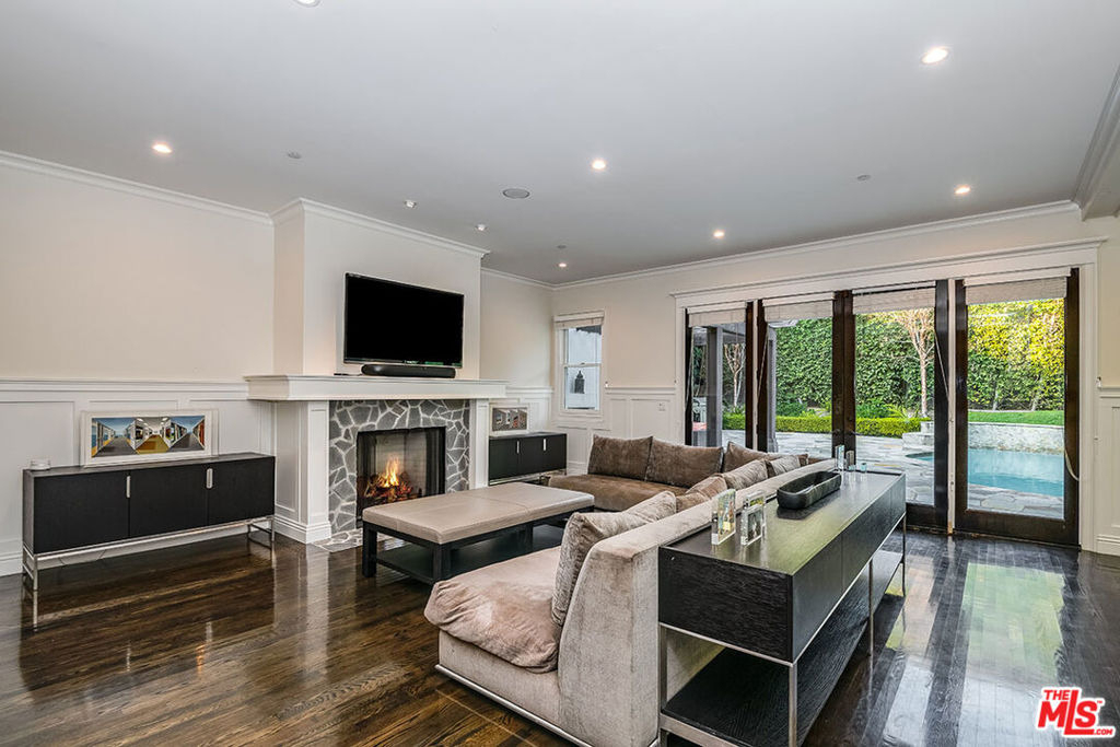 10161 Valley Spring Lane - Photo 12
