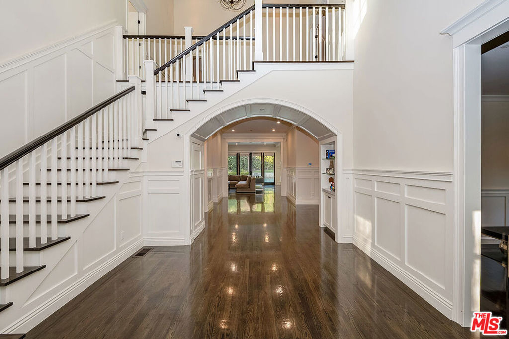 10161 Valley Spring Lane - Photo 7